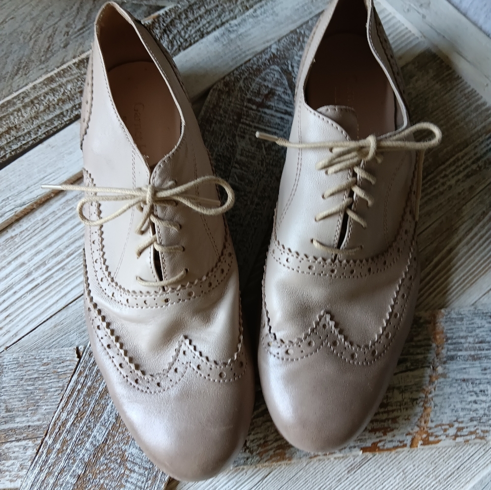 Garnet Hill Women's Taupe Leather Wingtip Oxfords